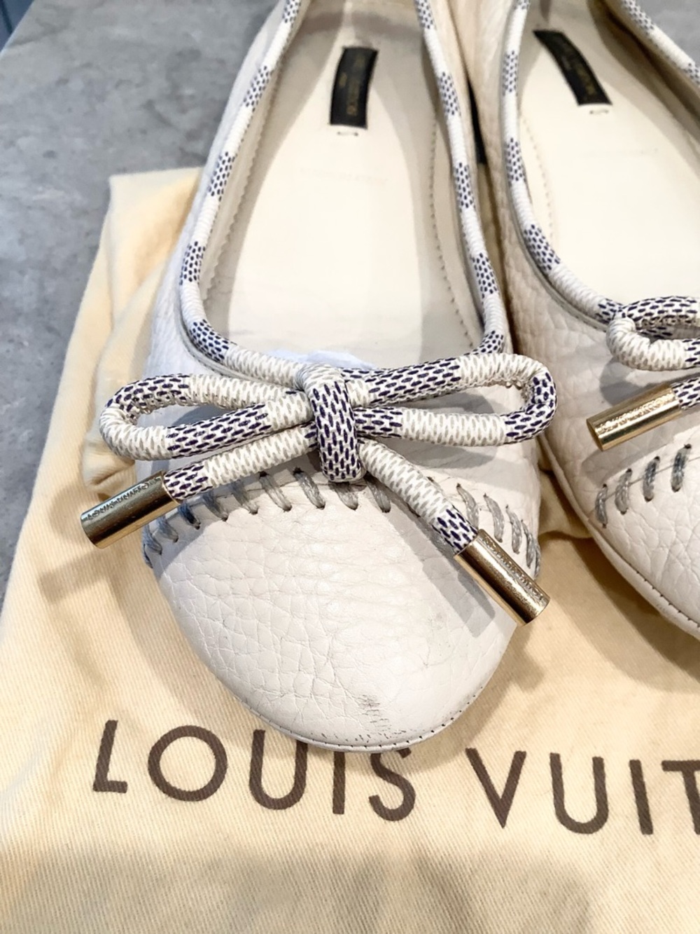 Louis Vuitton White Leather Bow Trim Ballet Flats - Picture 11 of 11